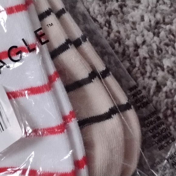 American Eagle 90s Crew Socks 2 Pair - Picture 2 of 5